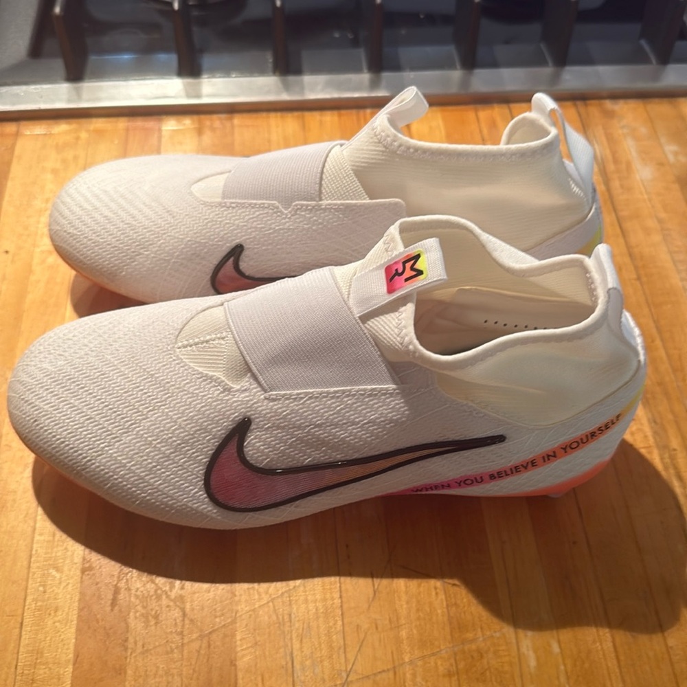 Marcus Rashford Cleats Girls 6